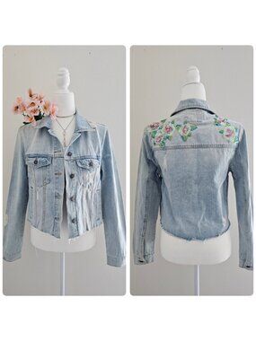 Cropped Floral Sequin Denim Jacket Light Wash NWOT Size M